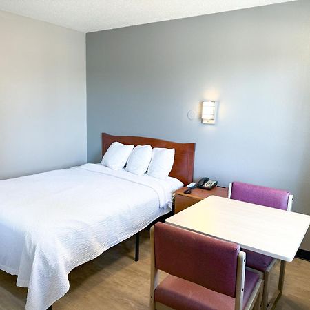 Super 7 Motel Coralville Eksteriør billede