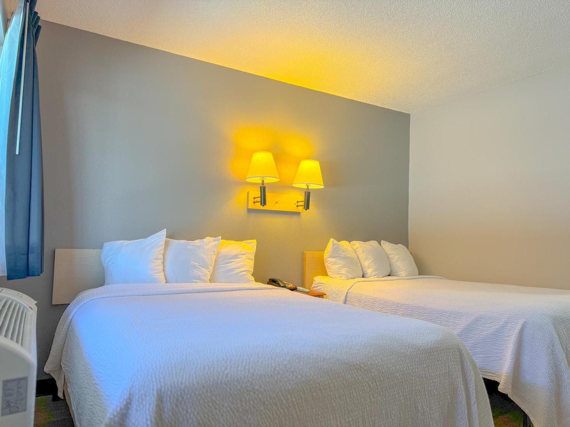 Super 7 Motel Coralville Eksteriør billede