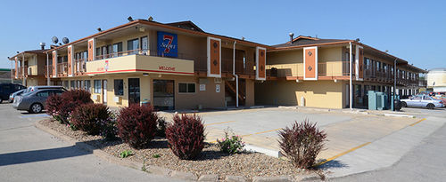Super 7 Motel Coralville Eksteriør billede